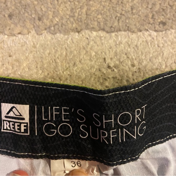 Reef Board Shorts Size 36 - Picture 4 of 5